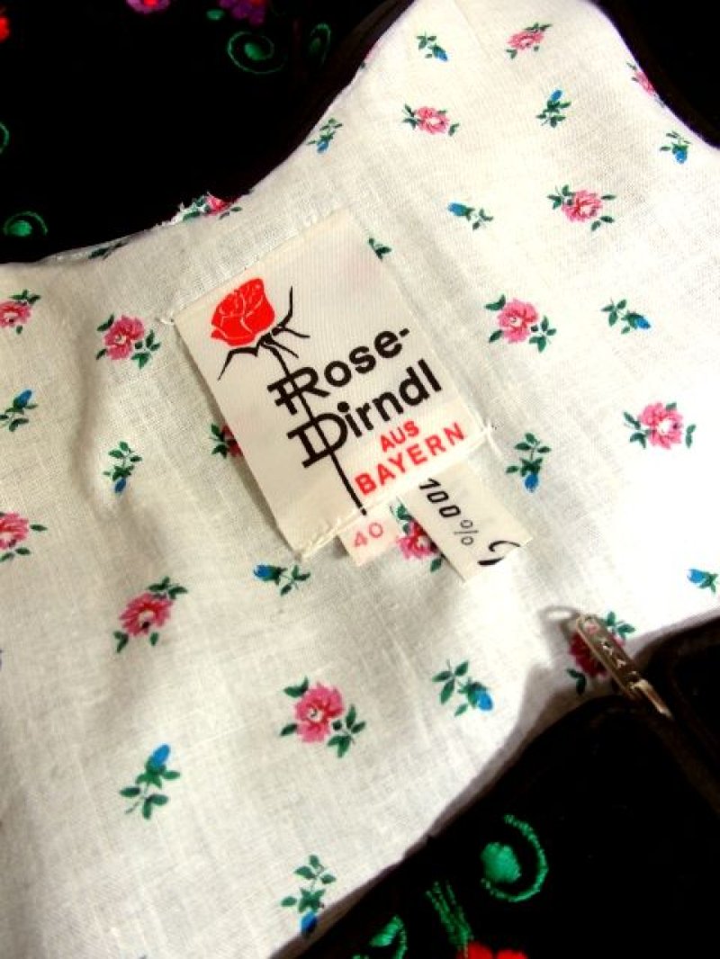 画像3: 素晴らしいお花刺繍がぷっくり浮かび上がる 360度華やか刺繍にうっとり ディアンドル チロルワンピース ドイツ民族衣装 舞台 演奏会 フォークダンス オクトーバーフェスト 【3858】