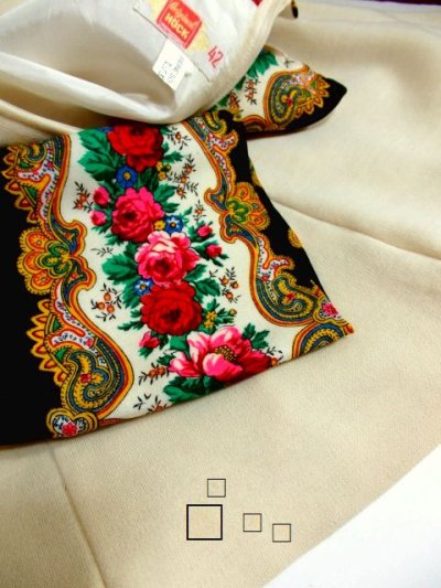 画像3: ヨーロッパ古着 1着で個性的に♪レトロアンティークなスカーフ柄切り替えしデザインがとびきり可愛いー!!綺麗なライン☆ハイセンスな大人可愛いヴィンテージドレス