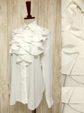 画像1: フリル装飾 パール調ボタン・ストライプ模様 ホワイト ディアンドル チロルブラウス ドイツ民族衣装 舞台 演奏会 フォークダンス オクトーバーフェスト 【4005】 (1)