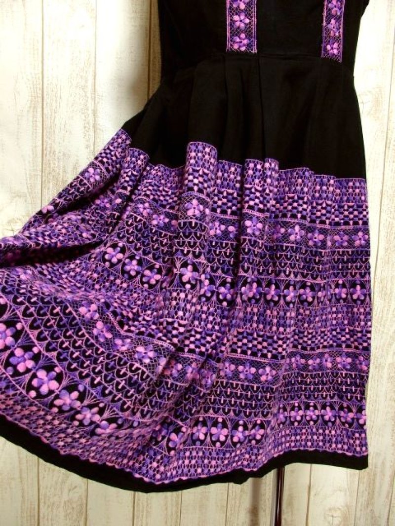 画像2: お花刺繍×レース柄刺繍に釘付け 綺麗なパープルカラーグラデーション ディアンドル チロルワンピース ドイツ民族衣装 舞台 演奏会 フォークダンス オクトーバーフェスト 【4022】