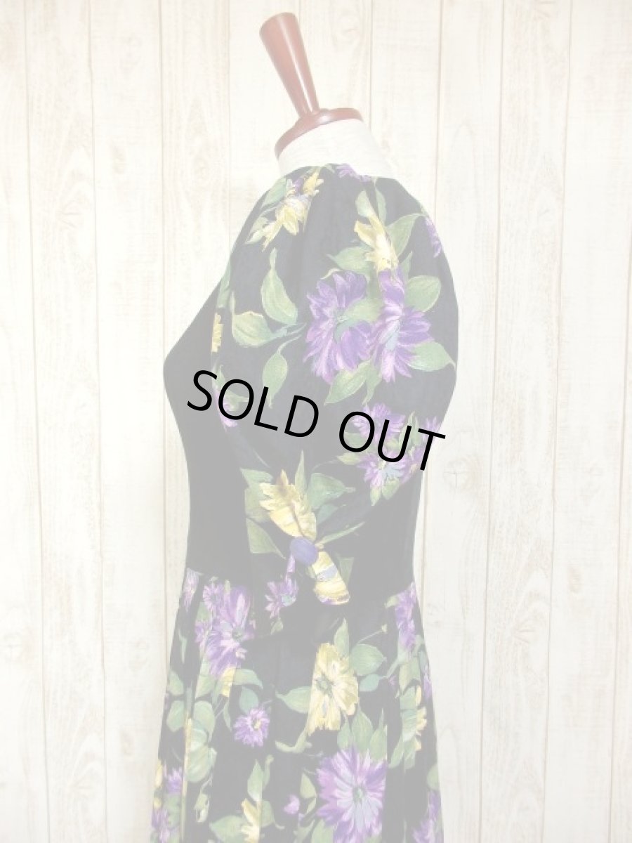 画像4: 大人クラシカルな雰囲気たっぷり アンティークフラワー柄切り替えデザインス ウエストキュッとスカートふんわり ディアンドル チロルワンピース ドイツ民族衣装 舞台 演奏会 フォークダンス オクトーバーフェスト 【4153】 (4)