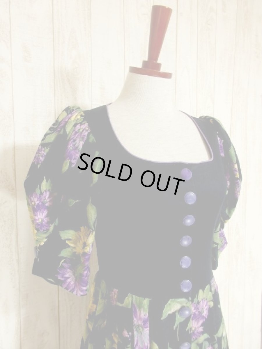 画像2: 大人クラシカルな雰囲気たっぷり アンティークフラワー柄切り替えデザインス ウエストキュッとスカートふんわり ディアンドル チロルワンピース ドイツ民族衣装 舞台 演奏会 フォークダンス オクトーバーフェスト 【4153】 (2)