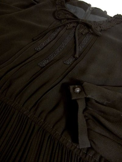画像3: 襟元カットワークレース×首元リボン結び　上品なデザイン♪　70's大人クラシカルなヴィンテージドレス