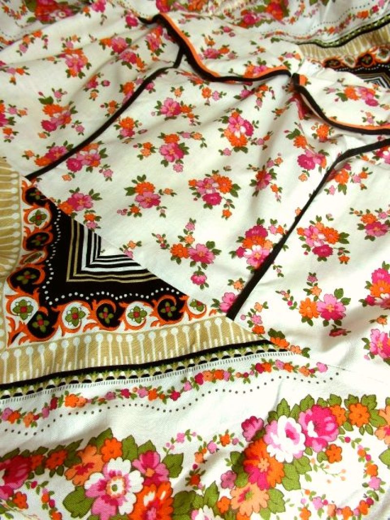 画像3: 花柄 切り替えし 衣装にもおすすめ ふんわり袖 クラシカル 半袖 レトロ ヨーロッパ古着 ヴィンテージコットンドレス