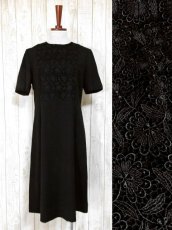 画像1: フラワー刺繍入りレース装飾!!大人レトロクラシカル♪上品な70'sヴィンテージドレス　黒 (1)