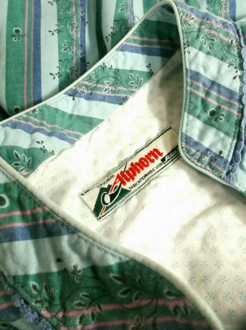 画像3: ストライプ×ボーダー×小花柄＆リーフ柄切り替えしデザインが魅力的 ディアンドル チロルワンピース ドイツ民族衣装 舞台 演奏会 フォークダンス オクトーバーフェスト 【4701】