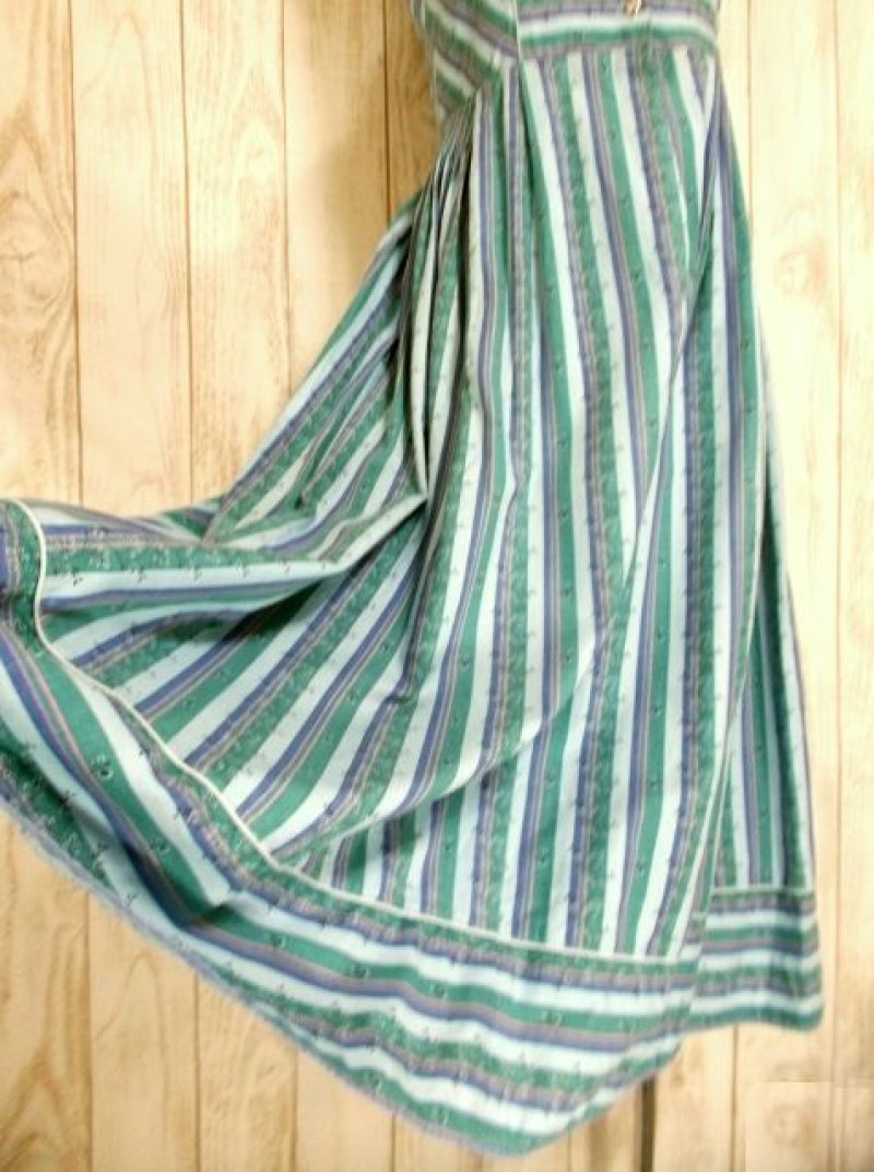 画像2: ストライプ×ボーダー×小花柄＆リーフ柄切り替えしデザインが魅力的 ディアンドル チロルワンピース ドイツ民族衣装 舞台 演奏会 フォークダンス オクトーバーフェスト 【4701】