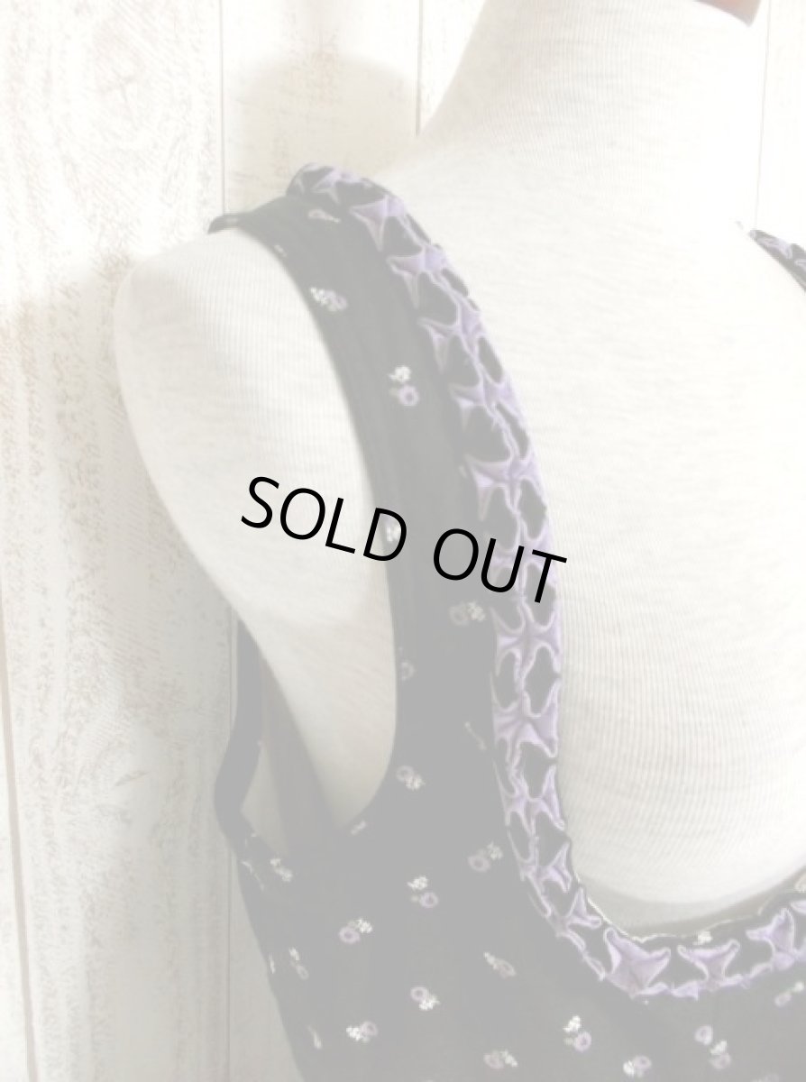 画像4: Black地にパープル・グリーン・ホワイト小花柄 フロントジッパー ディアンドル チロルワンピース ドイツ民族衣装 舞台 演奏会 フォークダンス オクトーバーフェスト 【4718】 (4)