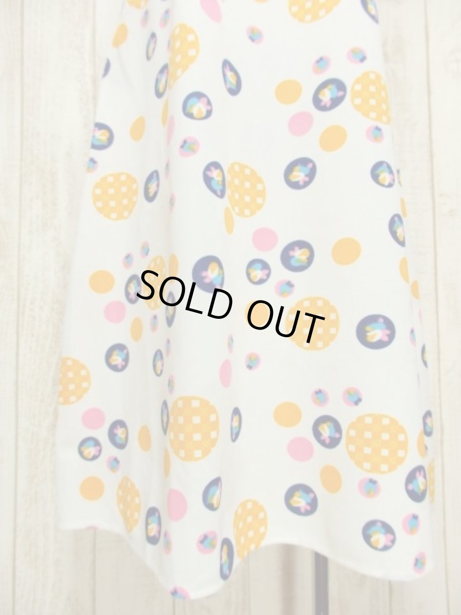 画像9: ドット柄 スクエア柄 花柄 ホワイト 70's ポップ 半袖 レトロ ヨーロッパ古着 ヴィンテージワンピース【4991】 (9)