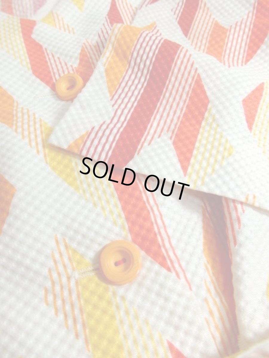 画像11: レトロポップサイケ!!! 幾何学柄×ストライプ♪ポップなカラーリングがセンス抜群!!ウエストリボン結びでアクセント★　70'sヴィンテージワンピース (11)