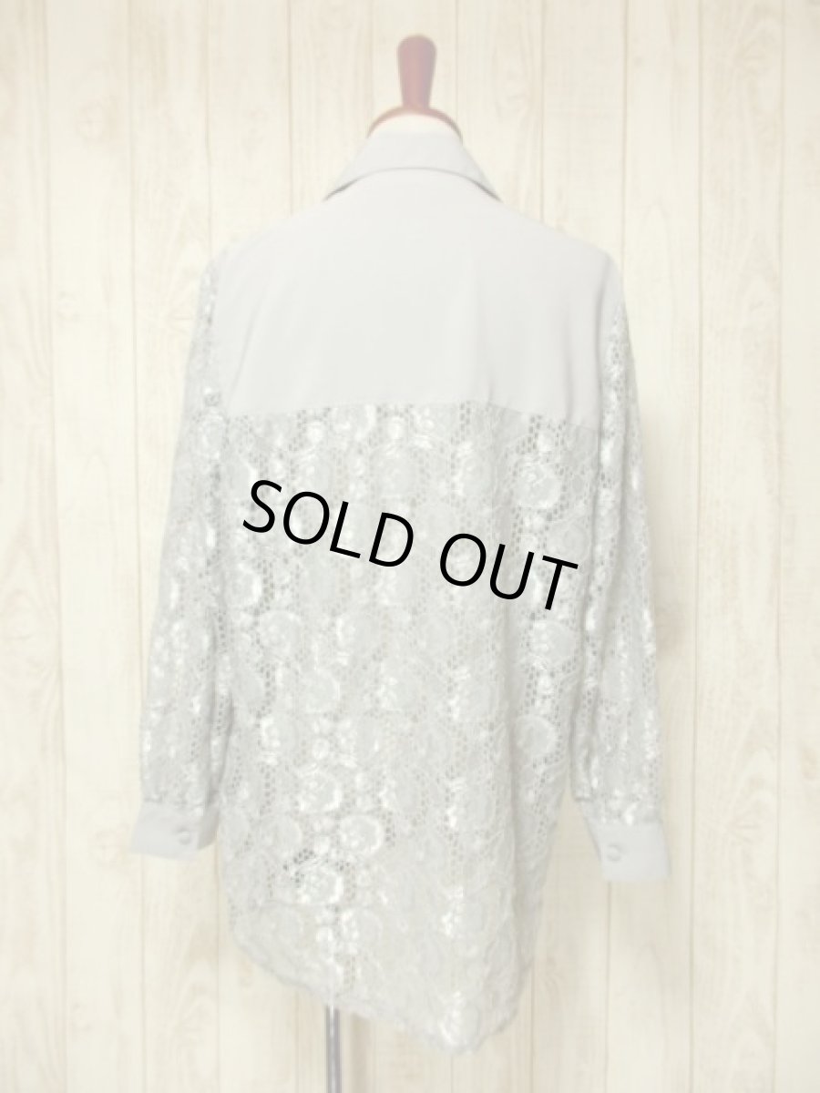 画像5: ヨーロッパ古着 グレー 花柄レース 切り替えし 羽織ってお洒落に決まる 大人クラシカ 長袖 シャツ ヴィンテージレースブラウス (5)