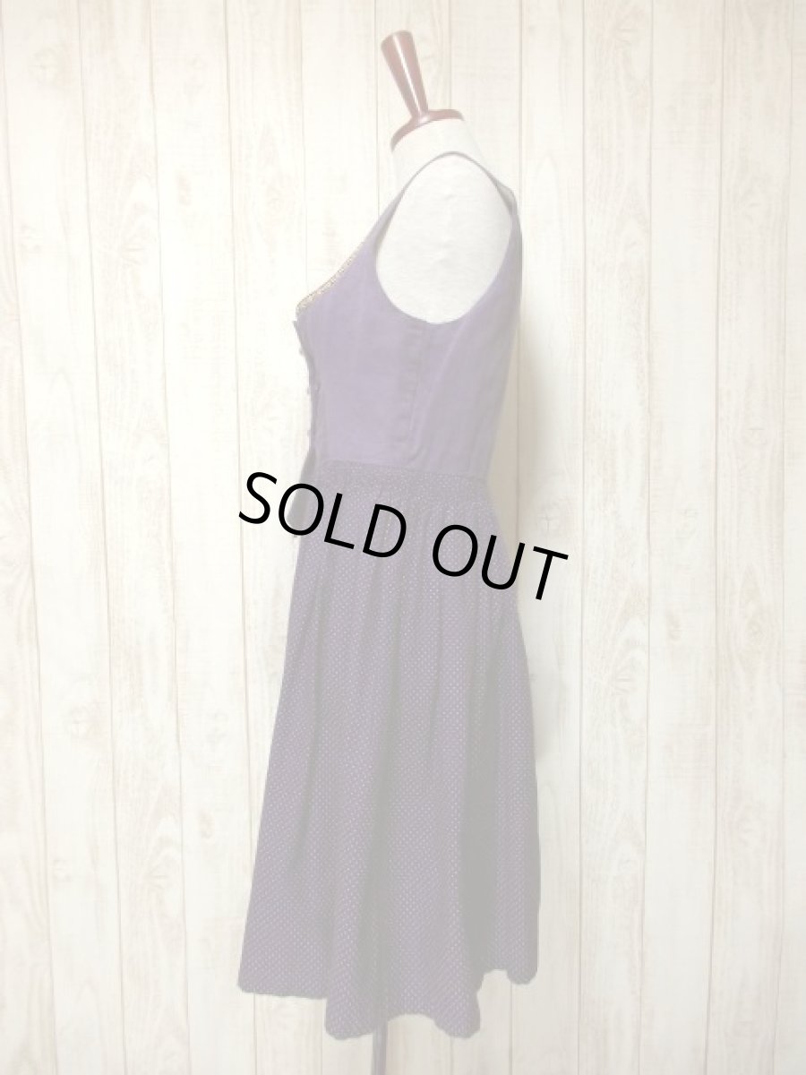 画像9: レトロフォークロア×小花刺繍装飾 ドット柄切り替えしデザイン リボン結びで可愛く ディアンドル チロルワンピース ドイツ民族衣装 舞台 演奏会 フォークダンス オクトーバーフェスト 【5058】 (9)