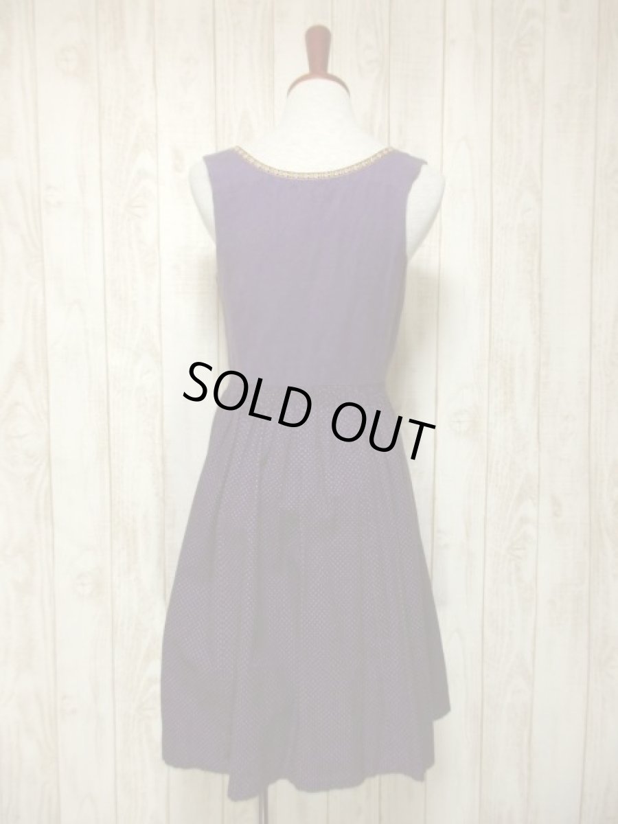 画像5: レトロフォークロア×小花刺繍装飾 ドット柄切り替えしデザイン リボン結びで可愛く ディアンドル チロルワンピース ドイツ民族衣装 舞台 演奏会 フォークダンス オクトーバーフェスト 【5058】 (5)