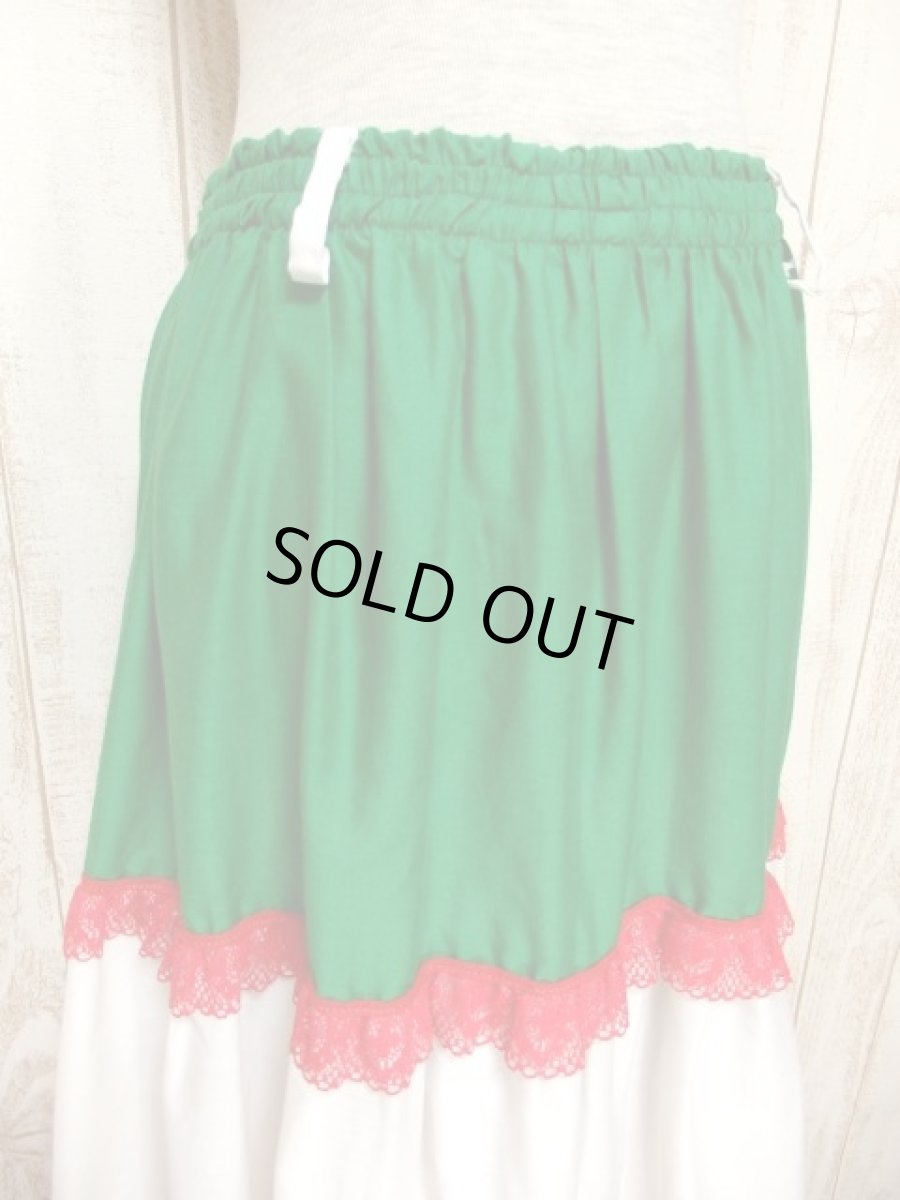 画像2: ティアード フラワーレース ホワイト グリーン レッド レトロ ヨーロッパ古着 ヴィンテージスカート (2)