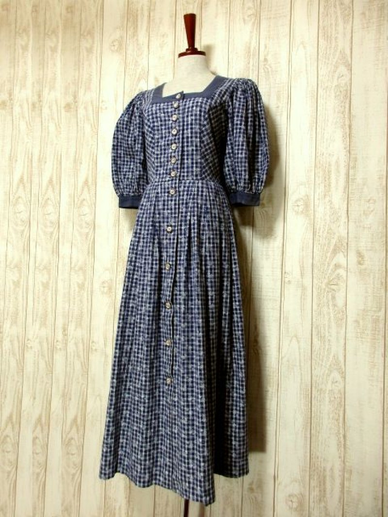 画像1: ガーリーなチェック柄×フラワープリント ふんわりパフスリーブ ディアンドル チロルワンピース ドイツ民族衣装 舞台 演奏会 フォークダンス オクトーバーフェスト 【5098】