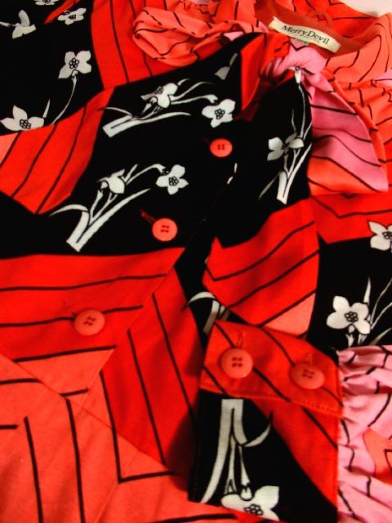 画像3: ポップ 花柄 ジグザグ柄 首元リボン 70's 長袖 昭和レトロ 国産古着 レトロワンピース 【5141】