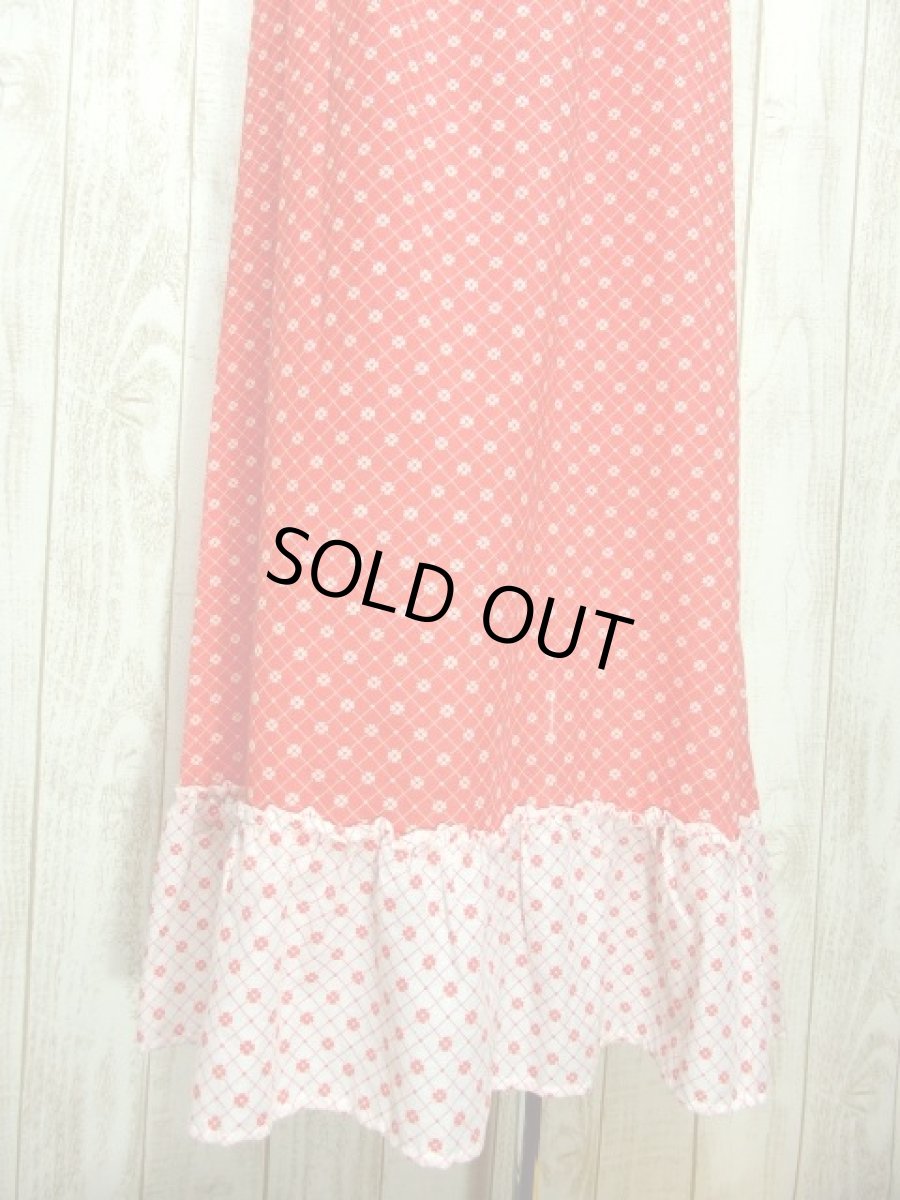 画像10: ヨーロッパ古着　小花柄×スクエア×ドットプリント♪　オフショルダーデザイン★　レトロガーリーなヴィンテージドレス　オレンジ×ホワイト (10)