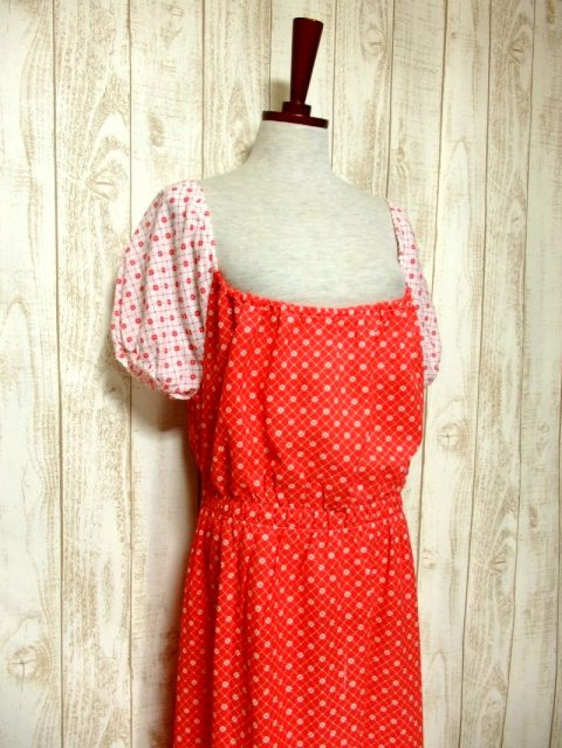 画像1: ヨーロッパ古着　小花柄×スクエア×ドットプリント♪　オフショルダーデザイン★　レトロガーリーなヴィンテージドレス　オレンジ×ホワイト