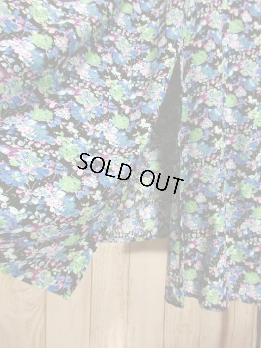 画像8: USA古着　アンティークフラワープリント×キラリと光るシェルボタン♪　前開き可能で使い勝手が良さそう★　大人ヴィンテージワンピース (8)