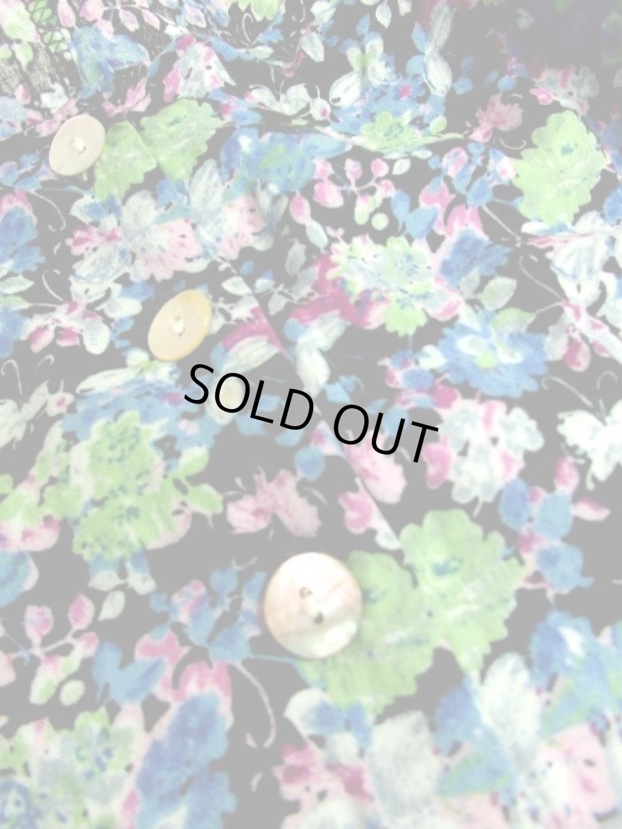 画像11: USA古着　アンティークフラワープリント×キラリと光るシェルボタン♪　前開き可能で使い勝手が良さそう★　大人ヴィンテージワンピース (11)