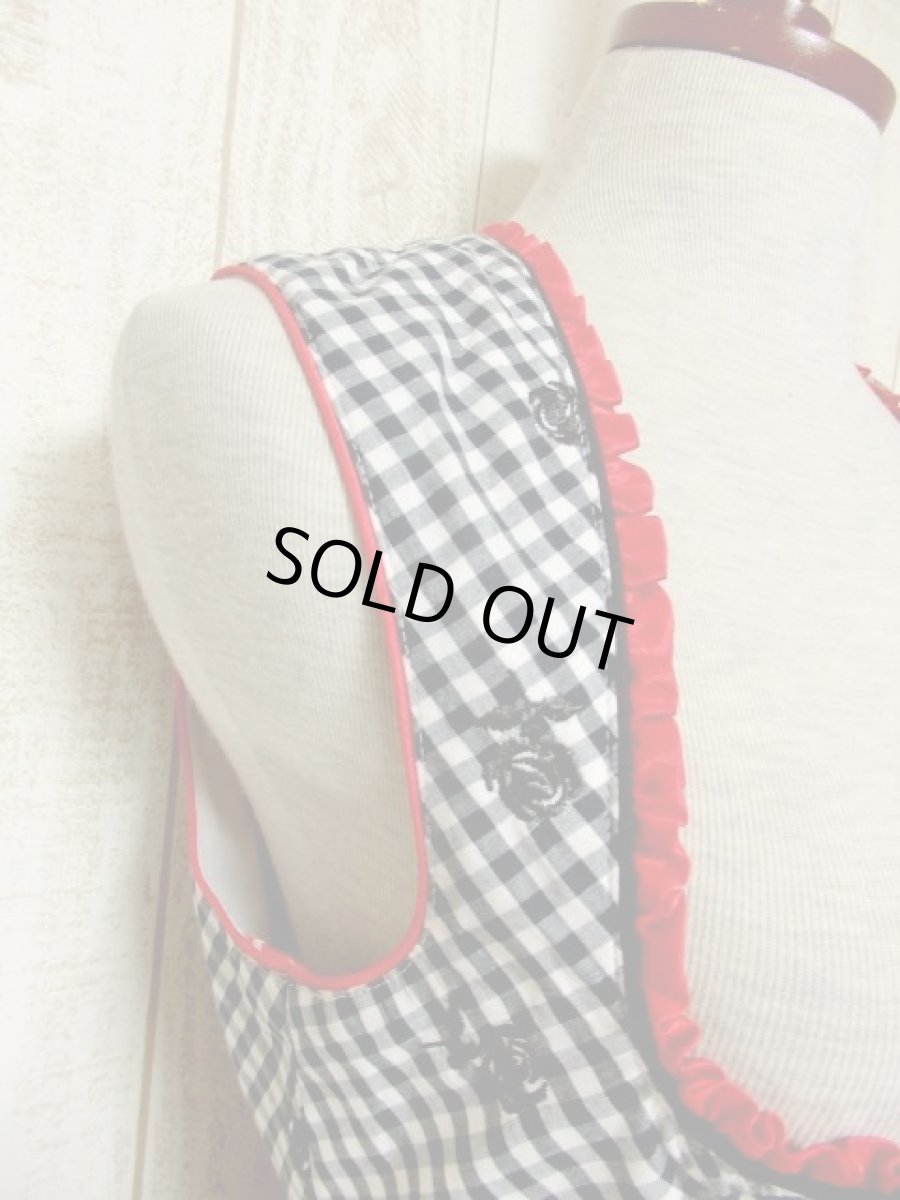 画像3: チェック柄×お花刺繍×リボン装飾がとびっきり可愛い Black×White×Greyのモノトーンカラー ウエストリボン結び ディアンドル チロルドレス ドイツ民族衣装 舞台 演奏会 フォークダンス オクトーバーフェスト 【5291】 (3)