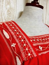 画像9: お花透かし編み刺繍装飾 ボリュームある袖も可愛い ヴィンテージ刺繍TOPS【5296】 (9)