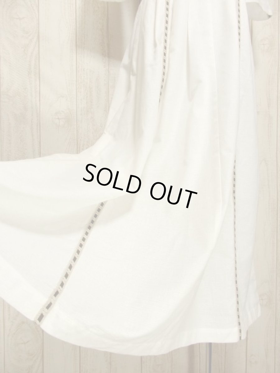 画像9: ストライプテープ×大きなレトロアンティークボタン装飾 スカートふんわり ディアンドル チロルワンピース ドイツ民族衣装 舞台 演奏会 フォークダンス オクトーバーフェスト 【5321】 (9)