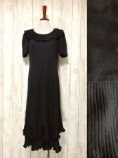 画像1: フリル装飾 ティアードデザイン ブラック レトロ 半袖 ヨーロッパ古着 ヴィンテージドレス 【5353】 (1)