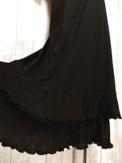 画像2: フリル装飾 ティアードデザイン ブラック レトロ 半袖 ヨーロッパ古着 ヴィンテージドレス 【5353】