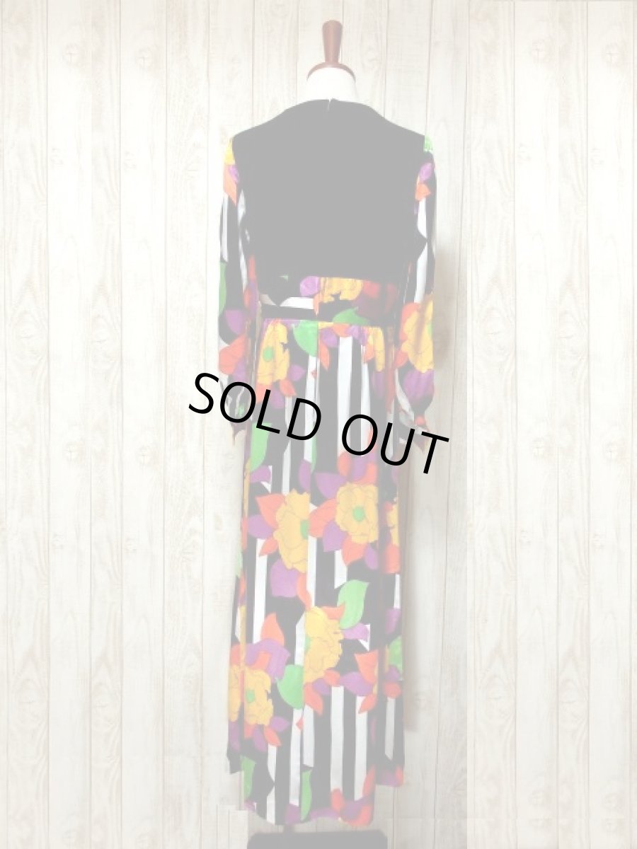 画像5: 70年代 サイケ  ポップ 花柄 スカーフ柄 ストライプ柄 ボーダー柄 モノクロ 長袖 レトロ 衣装にも ヨーロッパ古着 ヴィンテージドレス 【5408】  (5)