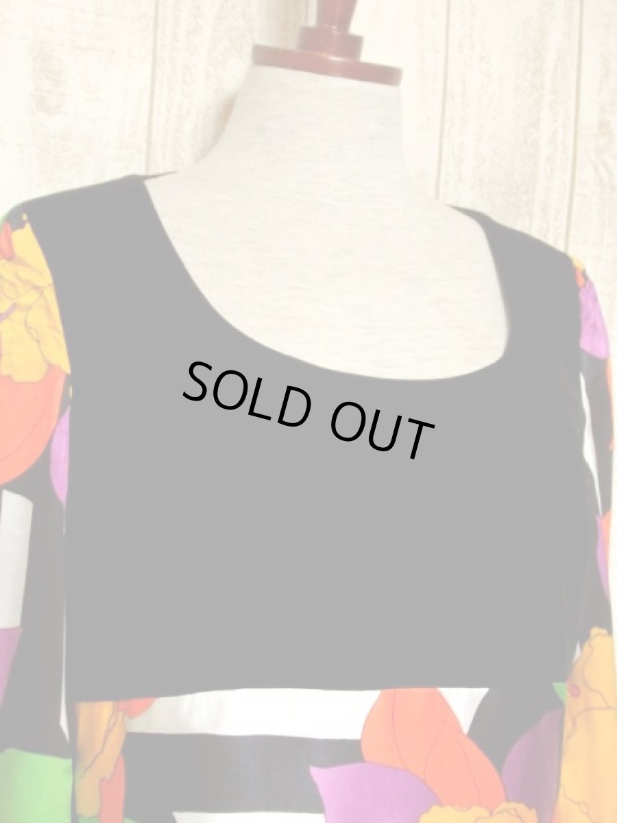 画像3: 70年代 サイケ  ポップ 花柄 スカーフ柄 ストライプ柄 ボーダー柄 モノクロ 長袖 レトロ 衣装にも ヨーロッパ古着 ヴィンテージドレス 【5408】  (3)