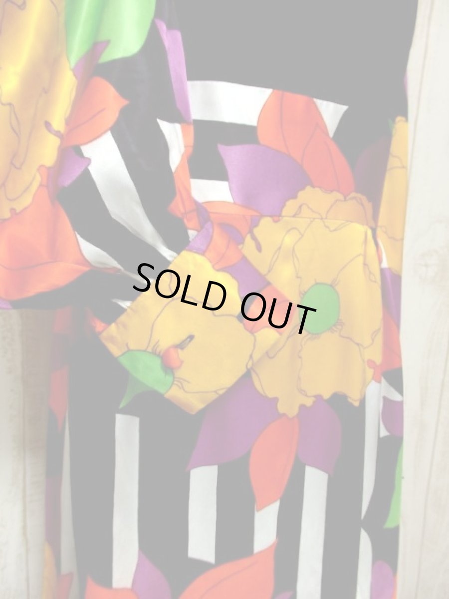 画像8: 70年代 サイケ  ポップ 花柄 スカーフ柄 ストライプ柄 ボーダー柄 モノクロ 長袖 レトロ 衣装にも ヨーロッパ古着 ヴィンテージドレス 【5408】  (8)