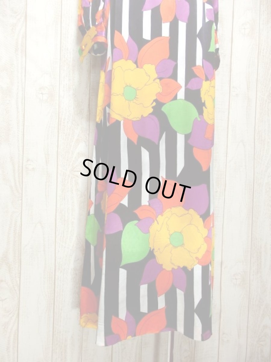 画像9: 70年代 サイケ  ポップ 花柄 スカーフ柄 ストライプ柄 ボーダー柄 モノクロ 長袖 レトロ 衣装にも ヨーロッパ古着 ヴィンテージドレス 【5408】  (9)