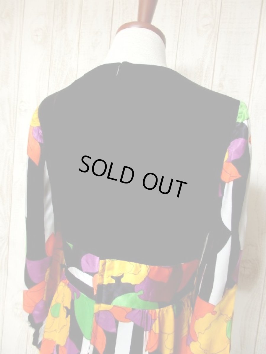 画像6: 70年代 サイケ  ポップ 花柄 スカーフ柄 ストライプ柄 ボーダー柄 モノクロ 長袖 レトロ 衣装にも ヨーロッパ古着 ヴィンテージドレス 【5408】  (6)