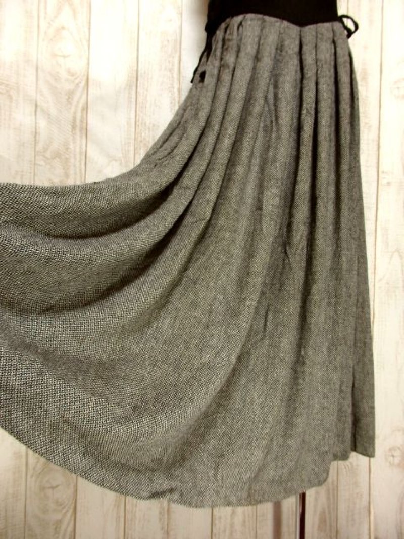 画像2: サイド編み上げデザイン 存在感のある刺繍装飾×切り返しデザイン ディアンドル チロルワンピース ドイツ民族衣装 舞台 演奏会 フォークダンス オクトーバーフェスト 【5459】