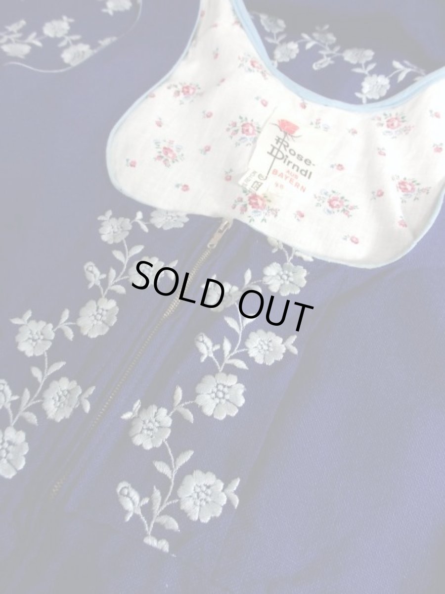 画像10: お花刺繍 ブルー フロントジッパー ノースリーブ クラシカル ディアンドル チロルワンピース ドイツ民族衣装 舞台 演奏会 フォークダンス オクトーバーフェスト 【Y5460】 (10)