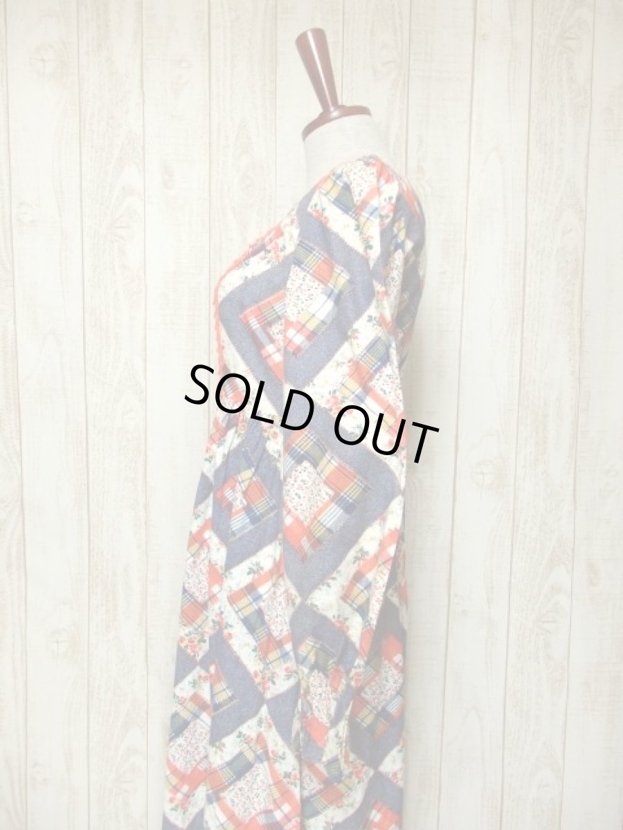 画像7: パッチワーク柄 花柄 レース 切り替えし レトロ 長袖 USA古着 ヴィンテージマキシワンピース 【5508】 (7)