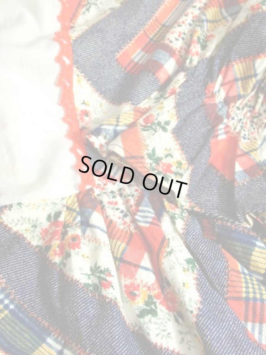 画像10: パッチワーク柄 花柄 レース 切り替えし レトロ 長袖 USA古着 ヴィンテージマキシワンピース 【5508】 (10)