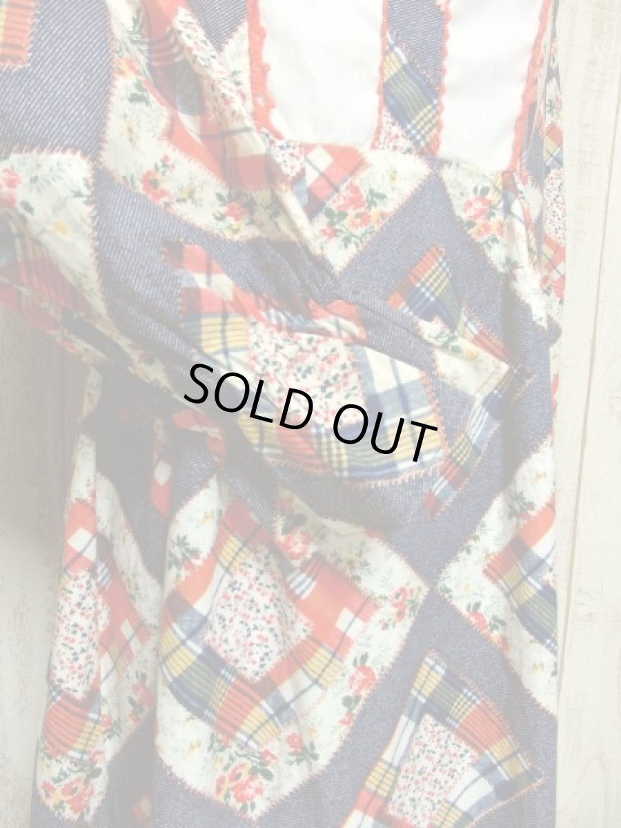 画像8: パッチワーク柄 花柄 レース 切り替えし レトロ 長袖 USA古着 ヴィンテージマキシワンピース 【5508】 (8)