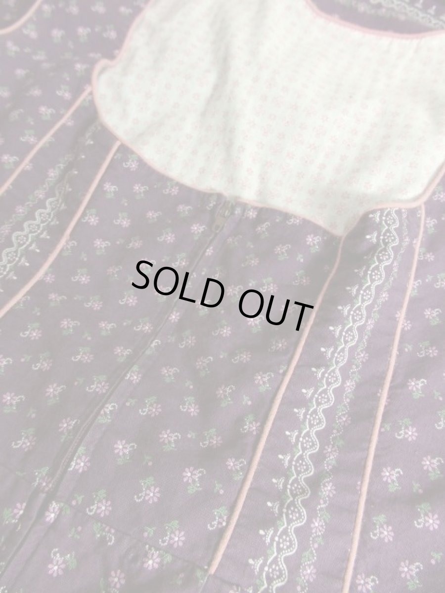 画像9: 小花柄プリント×パープルカラー フロントジッパー 大人レトロガーリー ディアンドル チロルワンピース ドイツ民族衣装 舞台 演奏会 フォークダンス オクトーバーフェスト 【5524】 (9)