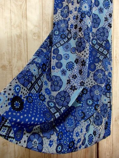 画像2: 花模様織り 衣装にもおすすめ 花柄 ブルー 華やか レトロ 半袖 ヨーロッパ古着 ヴィンテージドレス