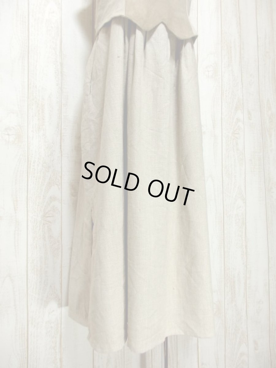 画像11: 存在感のある凹凸×お花刺繍デザイン ブレード×切り返しデザイン ディアンドル チロルワンピース ドイツ民族衣装 舞台 演奏会 フォークダンス オクトーバーフェスト 【5625】 (11)