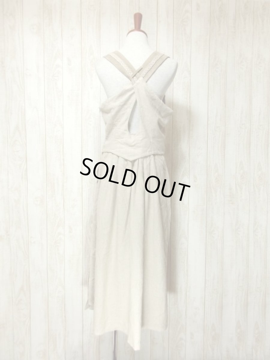 画像5: 存在感のある凹凸×お花刺繍デザイン ブレード×切り返しデザイン ディアンドル チロルワンピース ドイツ民族衣装 舞台 演奏会 フォークダンス オクトーバーフェスト 【5625】 (5)