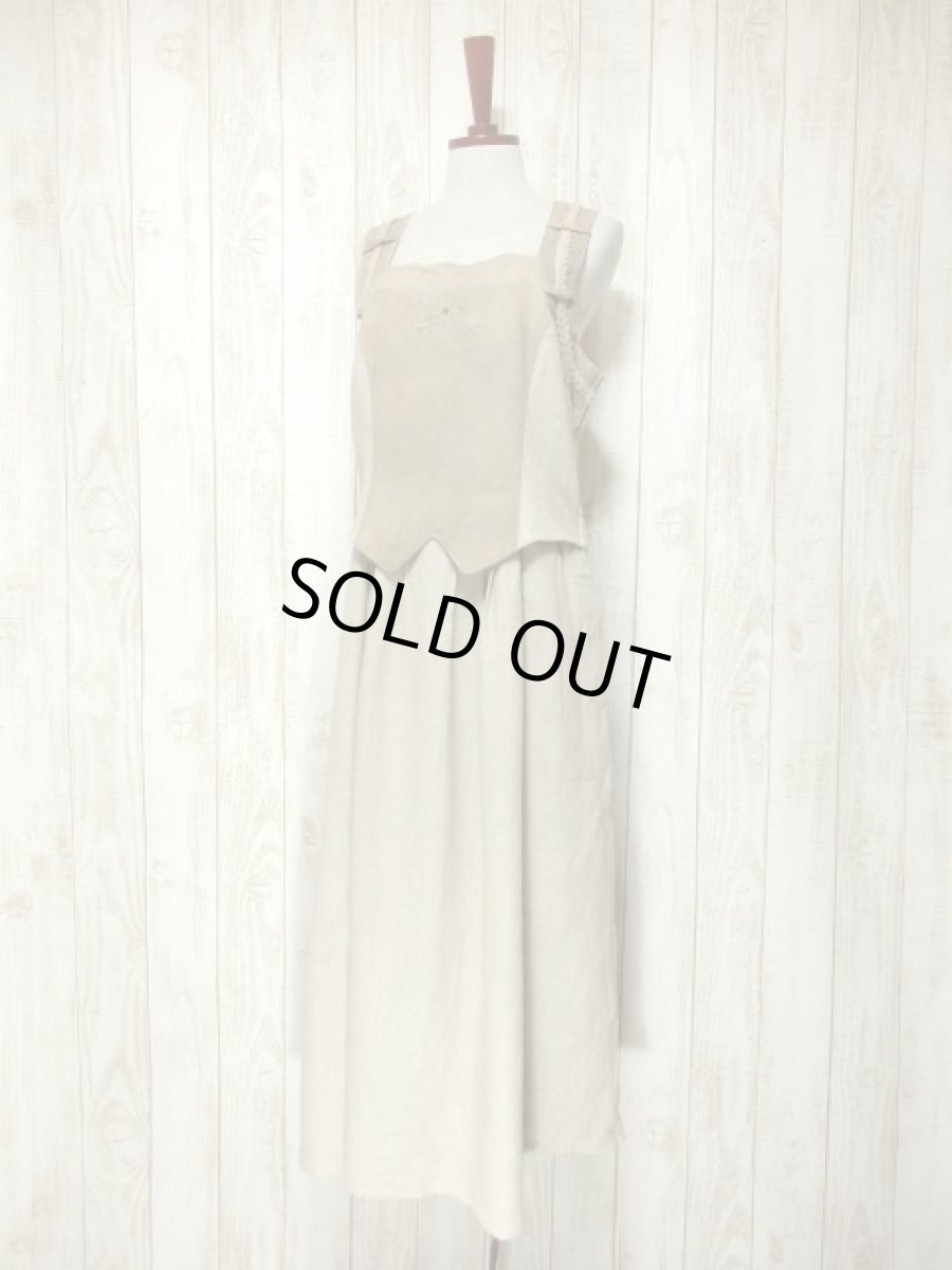 画像2: 存在感のある凹凸×お花刺繍デザイン ブレード×切り返しデザイン ディアンドル チロルワンピース ドイツ民族衣装 舞台 演奏会 フォークダンス オクトーバーフェスト 【5625】 (2)