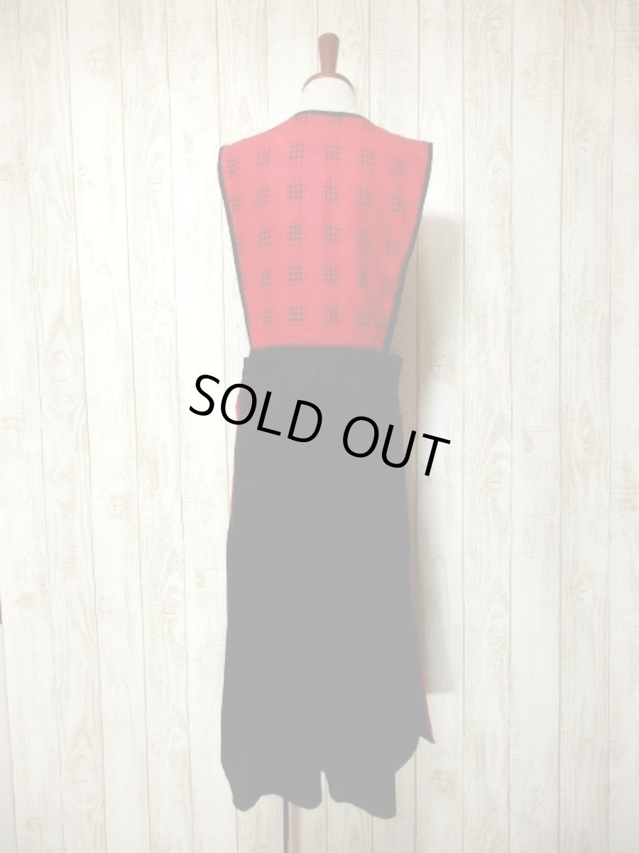 画像5: ドイツ製 エプロンのような切り返しデザインが魅力的 ウッド調ハートボタン 大人クラシカル  ディアンドル チロルワンピース ドイツ民族衣装 舞台 演奏会 フォークダンス オクトーバーフェスト 【5679】 (5)