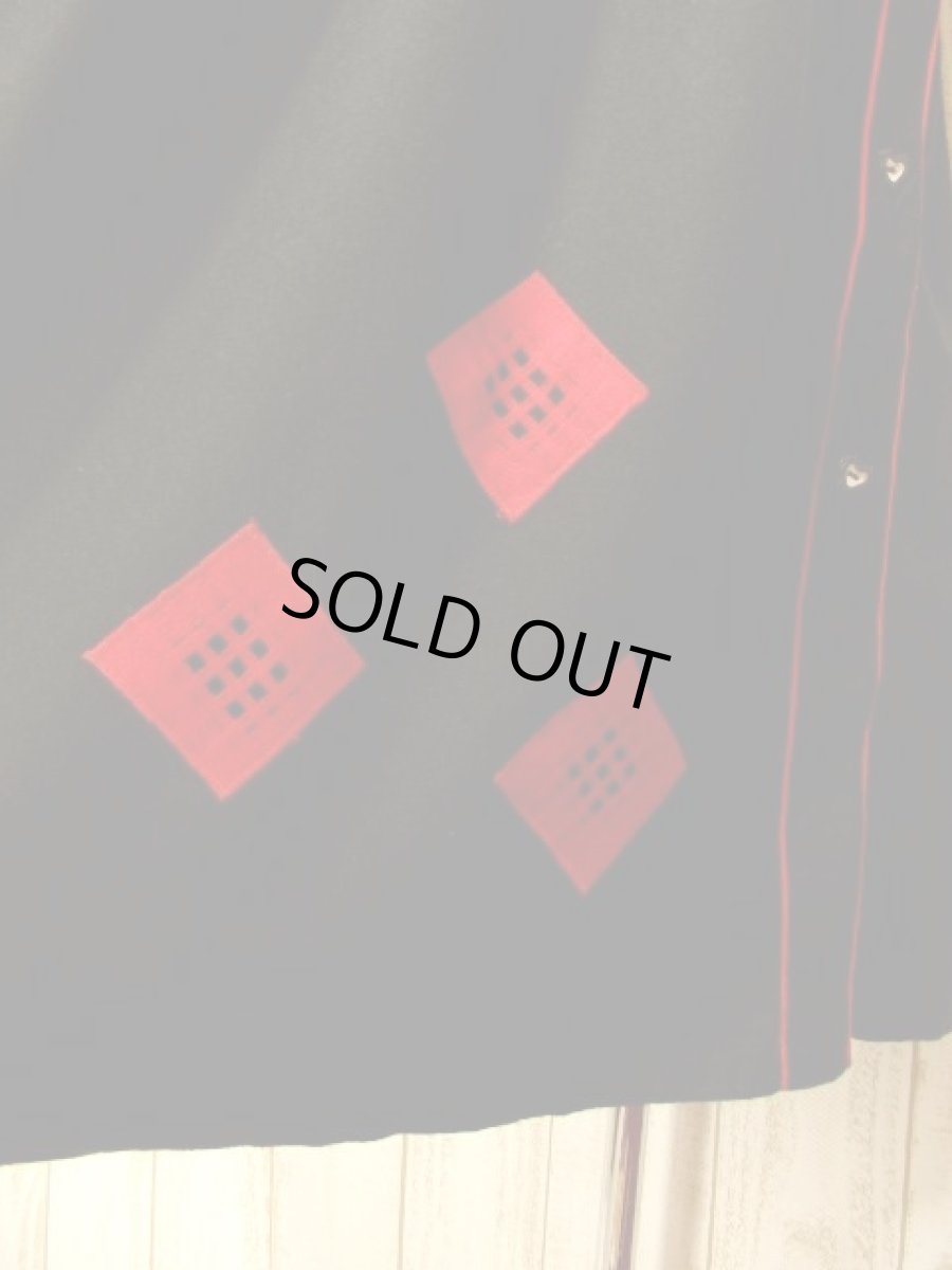 画像10: ドイツ製 エプロンのような切り返しデザインが魅力的 ウッド調ハートボタン 大人クラシカル  ディアンドル チロルワンピース ドイツ民族衣装 舞台 演奏会 フォークダンス オクトーバーフェスト 【5679】 (10)