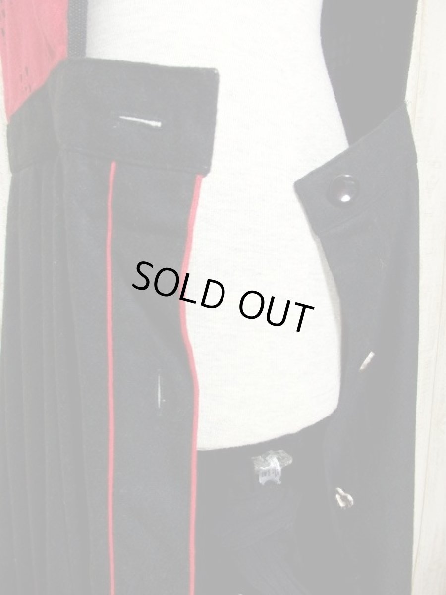 画像11: ドイツ製 エプロンのような切り返しデザインが魅力的 ウッド調ハートボタン 大人クラシカル  ディアンドル チロルワンピース ドイツ民族衣装 舞台 演奏会 フォークダンス オクトーバーフェスト 【5679】 (11)