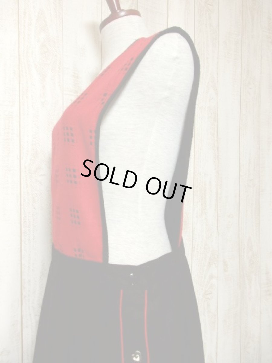 画像3: ドイツ製 エプロンのような切り返しデザインが魅力的 ウッド調ハートボタン 大人クラシカル  ディアンドル チロルワンピース ドイツ民族衣装 舞台 演奏会 フォークダンス オクトーバーフェスト 【5679】 (3)