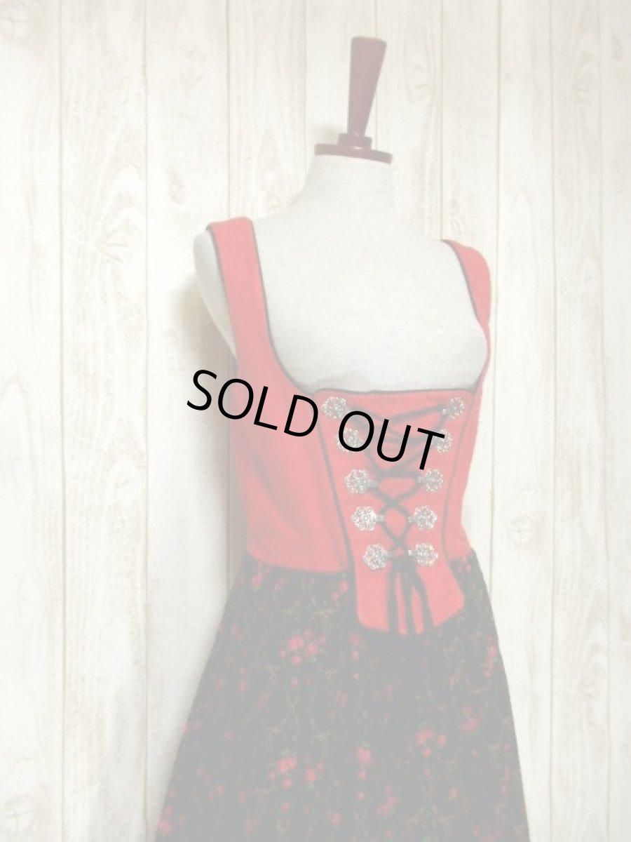 画像7: 花柄 レッド ブラック フロントリボン サイドジッパー ノースリーブ クラシカル ディアンドル チロルワンピース ドイツ民族衣装 舞台 演奏会 フォークダンス オクトーバーフェスト 【5687】 (7)