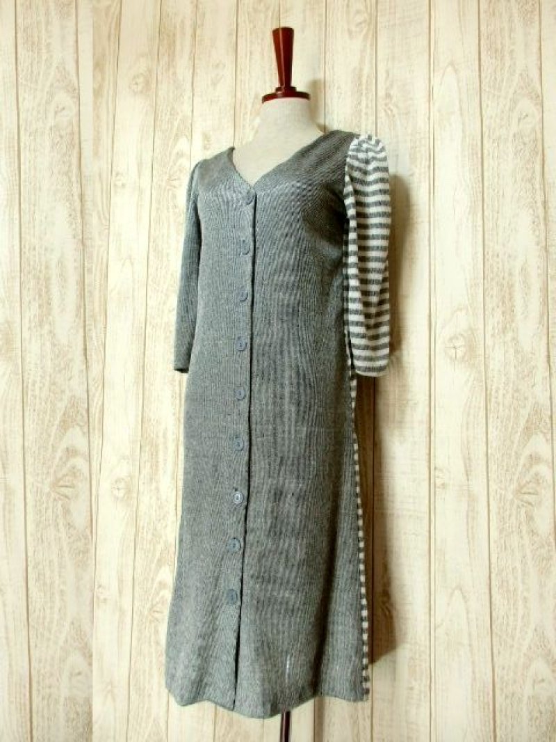 画像1: 【1500円均一対象商品】 ボーダー柄 ホワイト グレー 前開き 切り替えし レトロ 長袖 USA古着 ヴィンテージシャツワンピース